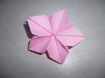 桜の折り紙の作り方 簡単なものや切り紙 難しい物ものなど オレンジの花冠